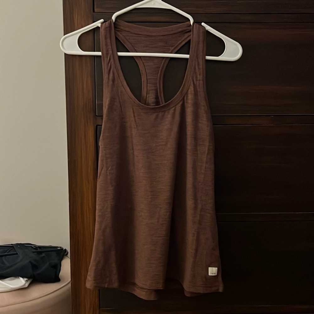 never worn maroon vuori tank